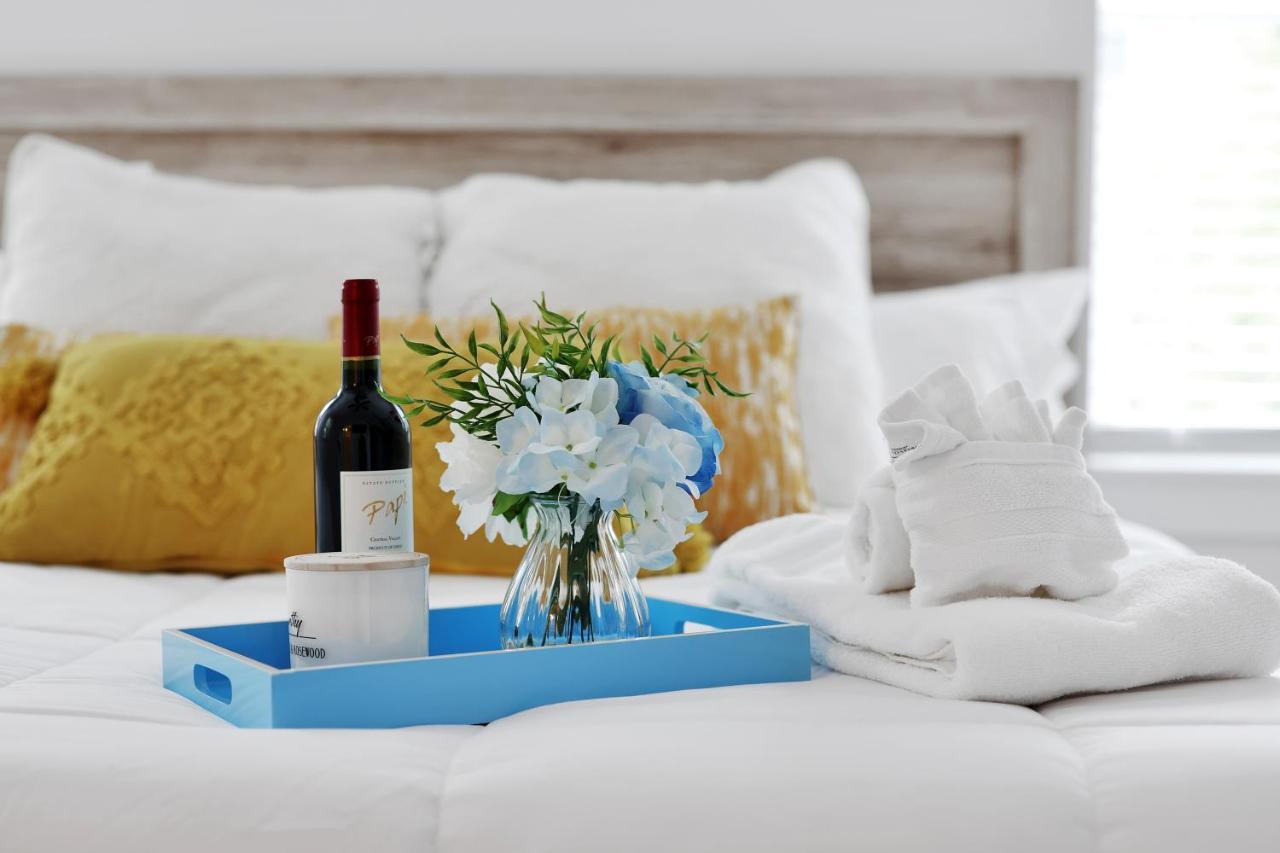 Few Steps To Ocean-4 Cruisers & Free Parking & Private Backyard Villa